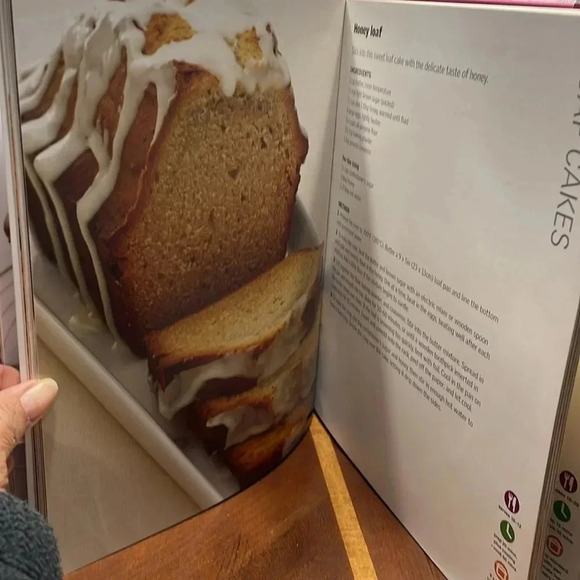 Every day easy cakes & cupcakes recipe book - Picture 9 of 12